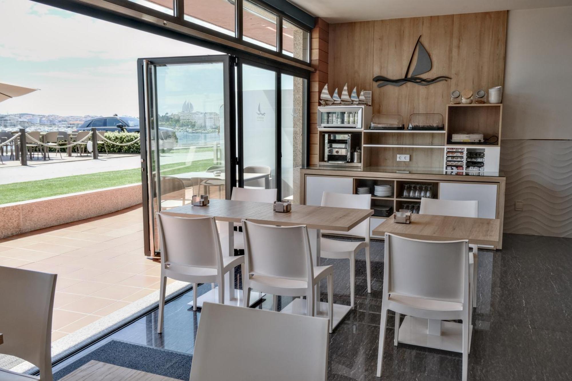 Hotel Mardevela Sanxenxo Kültér fotó